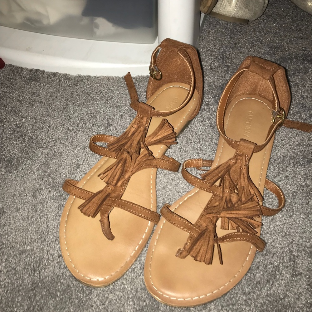Old navy moccassin sandals size 9